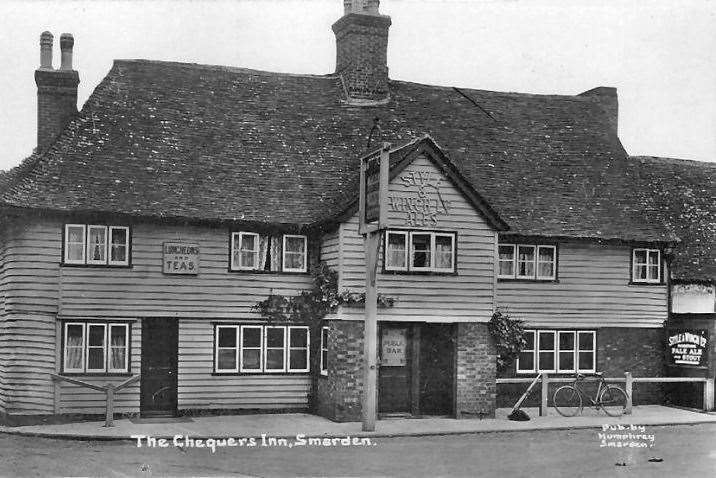 The Chequers Inn in Smarden, near Ashford, pictured in 1950. Picture: Rory Kehoe / dover-kent.com