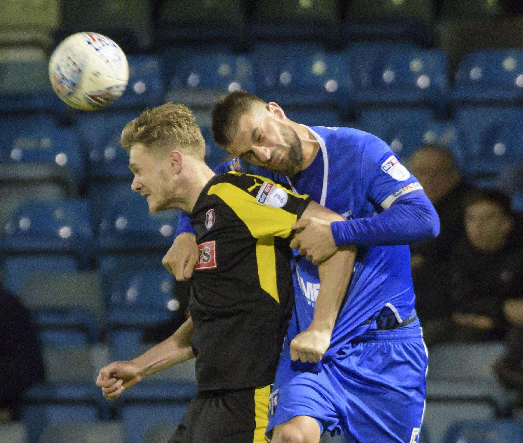 Max Ehmer and Michael Smith battle Picture: Andy Payton