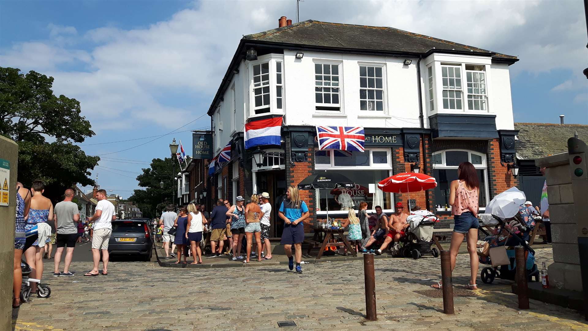 Old House at Home pub, Queenborough (18941548)