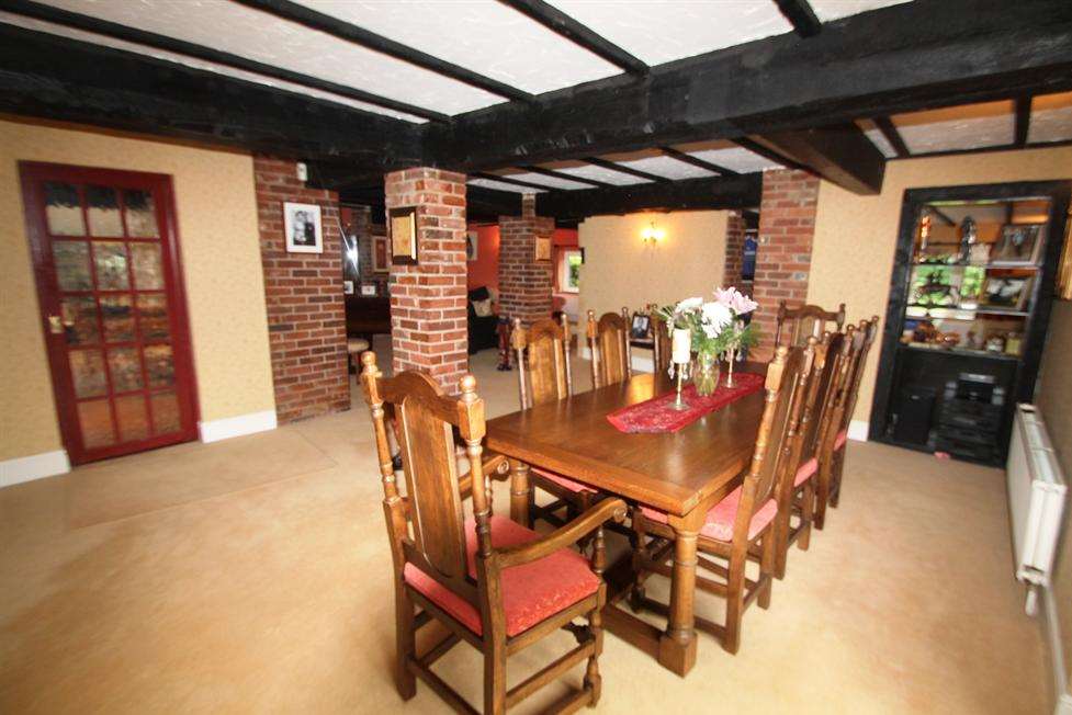 The dining area, Three Bells Cottage, Swingfield