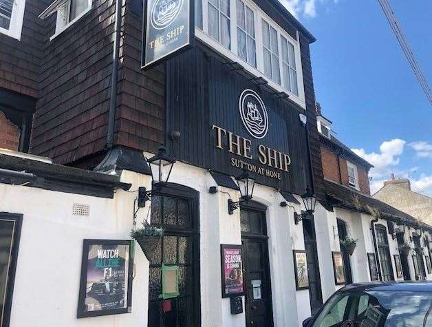 Black and white and traditional-looking from the outside, The Ship in Sutton-at-Hone was equally traditional on the inside