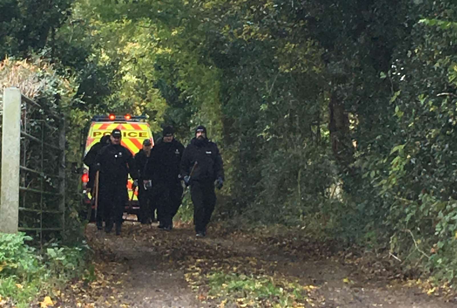 Police search Longcroft Farm for missing Sarah Wellgreen (5292344)