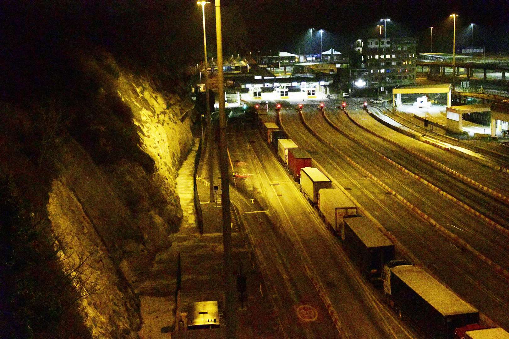 Lorries queue to be the first to leave the UK after Brexit