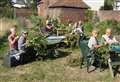 Hop growers and beer experts make a fresh brew