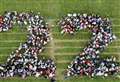 Hundreds line up for Jubilee photo