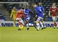 Four-goal Smith downs Gills