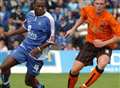 Gills snap up central defender