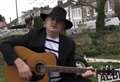 Libertines star's impromptu gig on Kent street corner