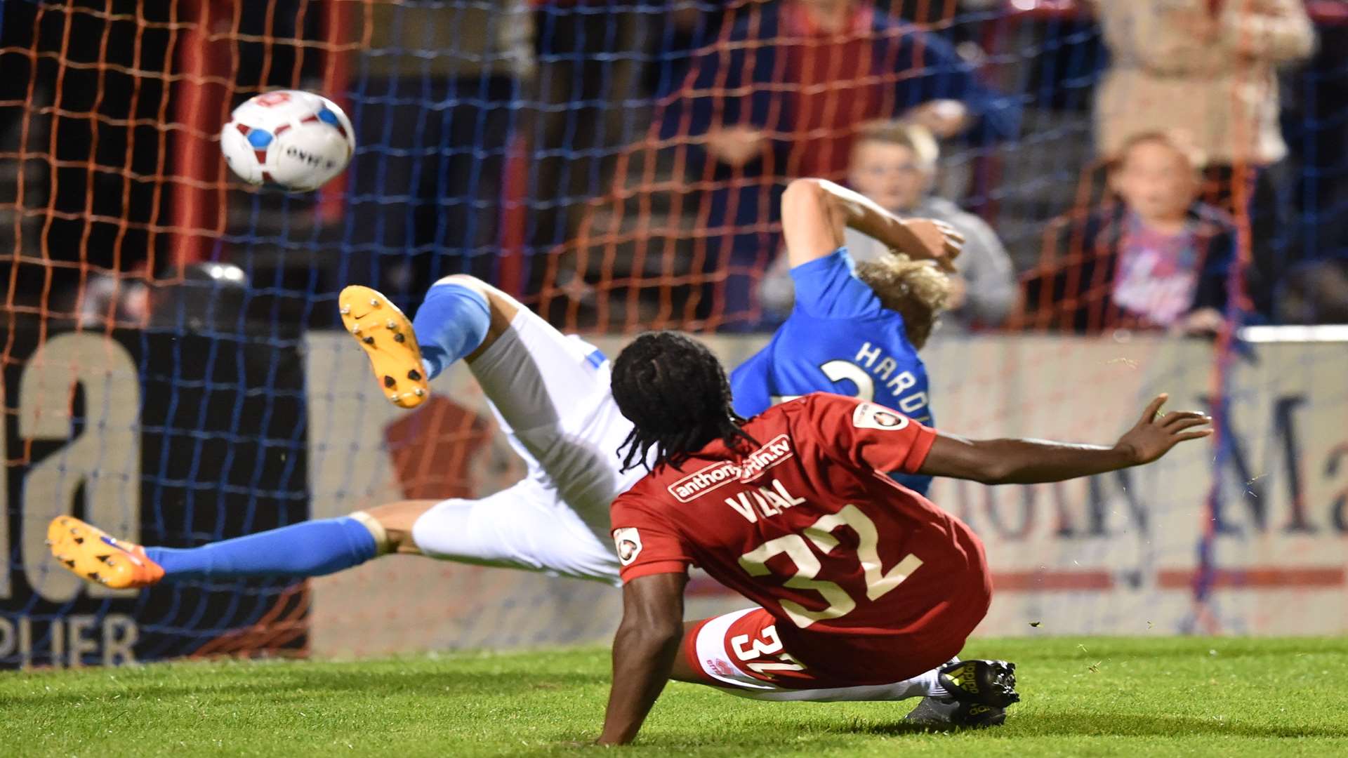 Xavier Vidal puts Welling ahead against Eastleigh. Picture: Keith Gillard