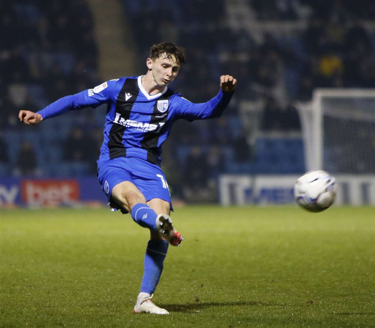 Midfielder Dan Adshead looks for a blue shirt. Picture: Andy Jones