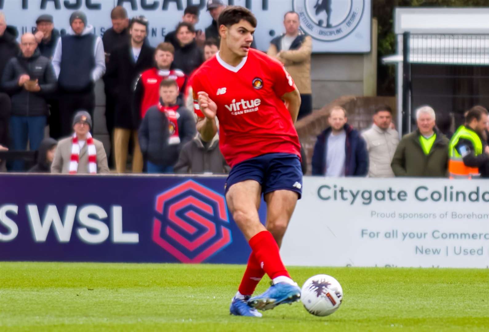 Declan Skura on the ball for Ebbsfleet at Boreham Wood on Saturday. Picture: Ed Miller/EUFC