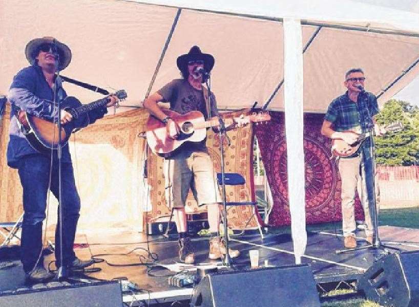 The Bourne Valley Boys - Chris Savage, Ted Rogers, Simon Brown - entertain crowds