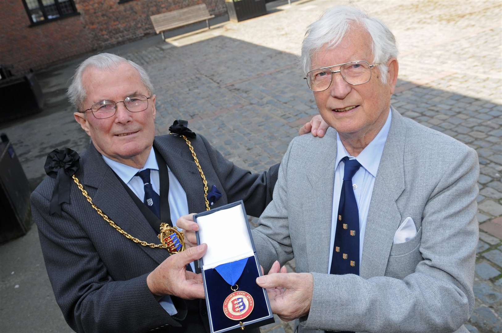 Sandwich Mayor Jeremy Watts presenting the mayors civic award to Dick Perry in 2012