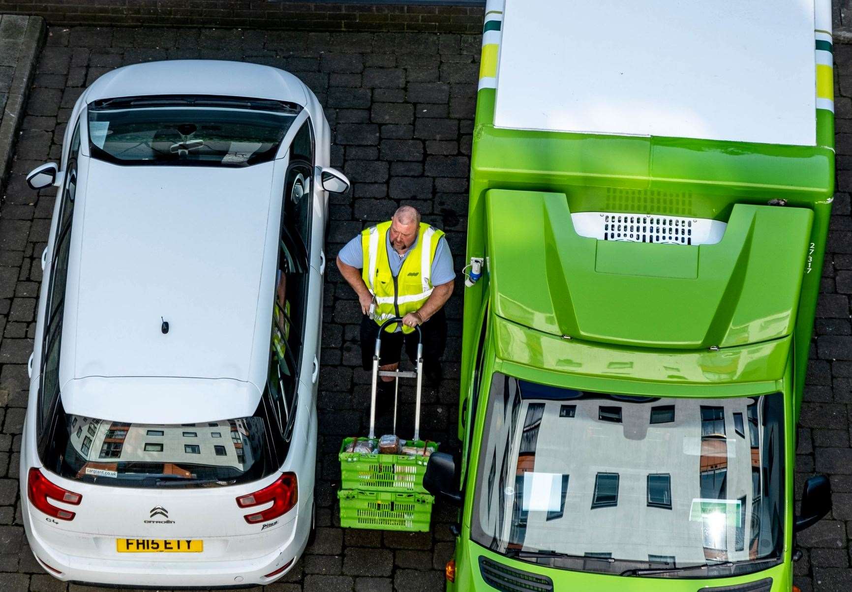 You can get a supermarket delivery on a Sunday night. Image: iStock.