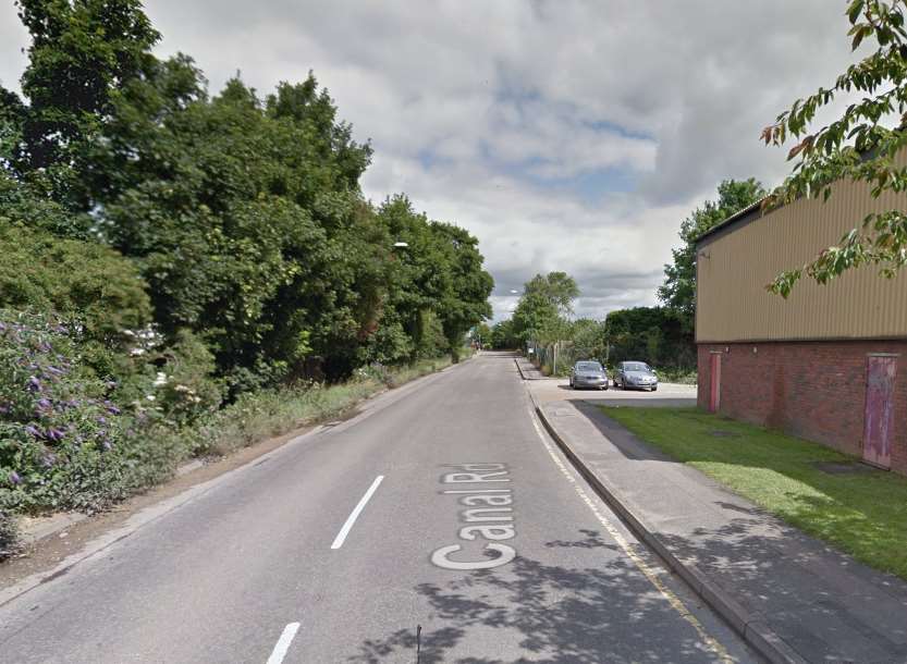 Canal Road, Gravesend. Google Maps image.