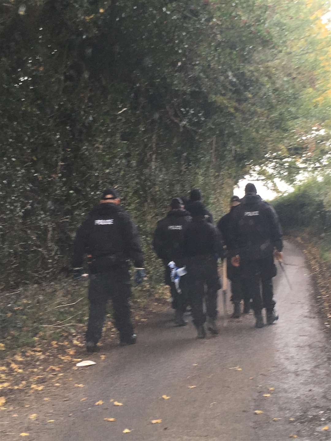 Police search Longcroft Farm for missing Sarah Wellgreen (5292343)