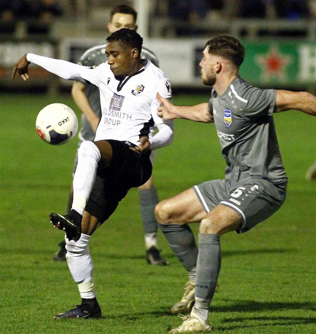 Dartford's Darren McQueen holds the ball up against Concord. Picture: Sean Aidan FM24849487