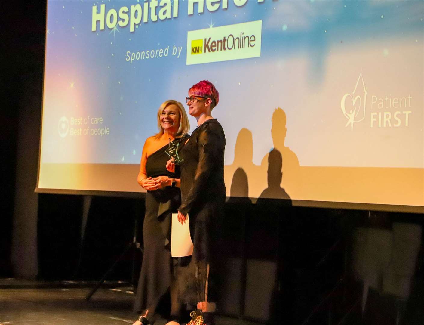 Chief Executive of Medway NHS Trust, Jayne Black presented the award