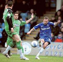 Rowan Vine scores his first Gillingham goal