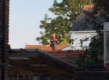 The man on the roof. Picture: @seandeanephotos.