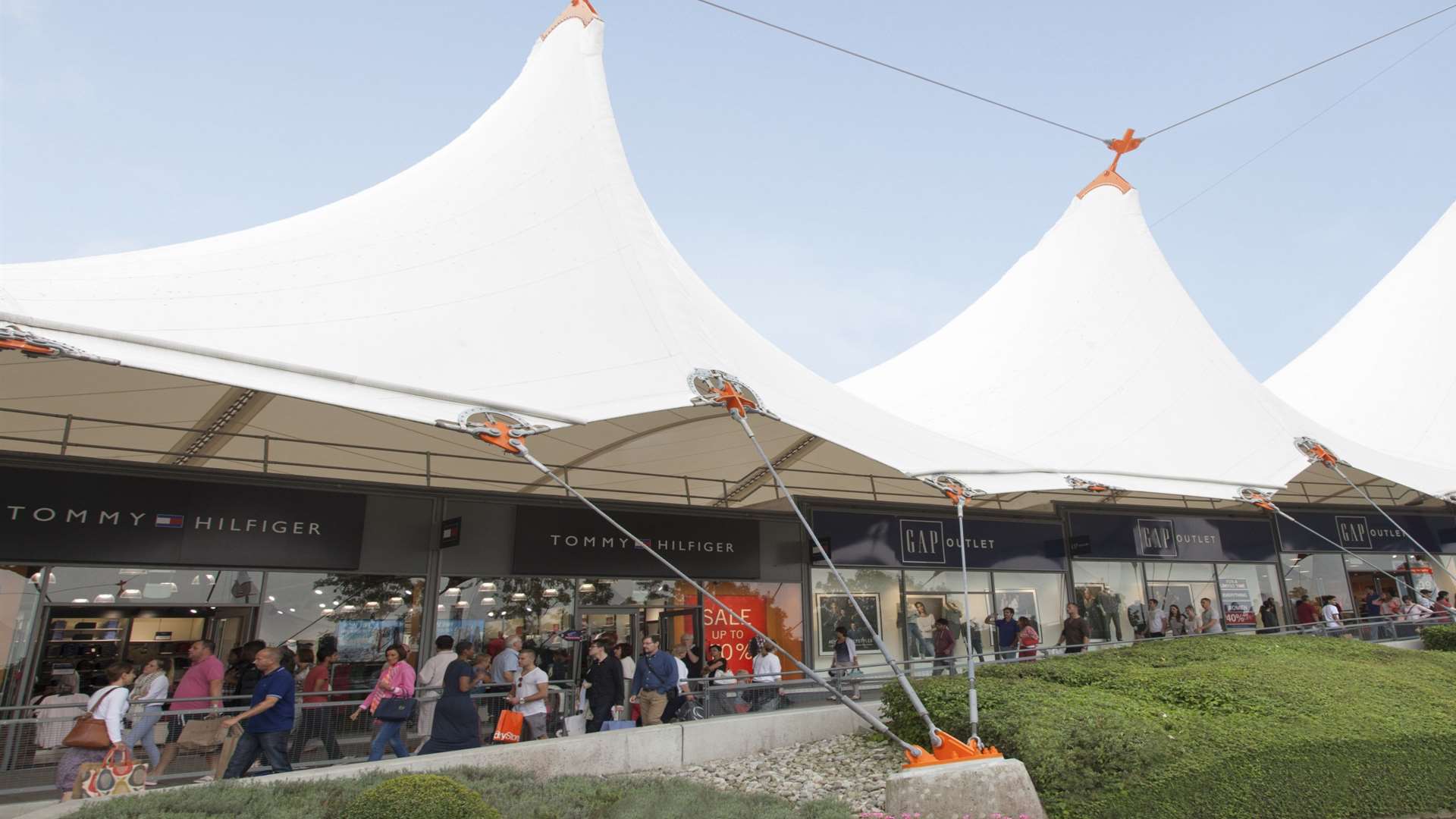 The Ashford Designer Outlet is gearing up for a last minute Christmas rush. Picture from Rain Communications