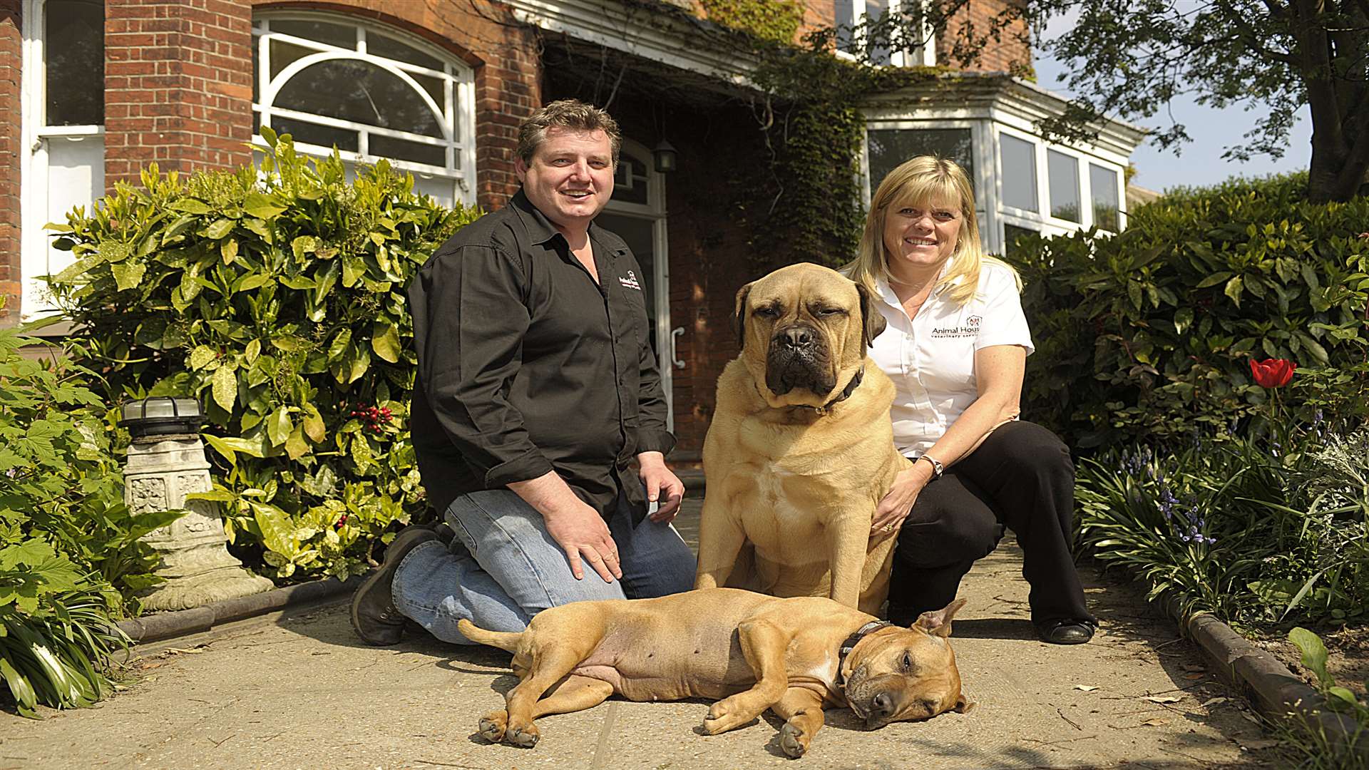 L-R: Jeremy Pearson of Animal House Veterinary Services and Carol Everest