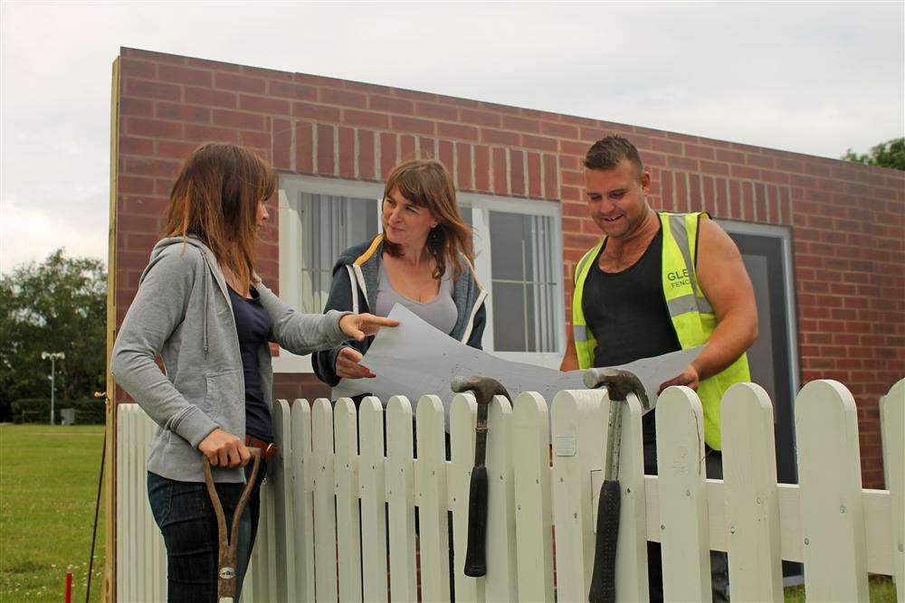 AmicusHorizon staff work on show garden