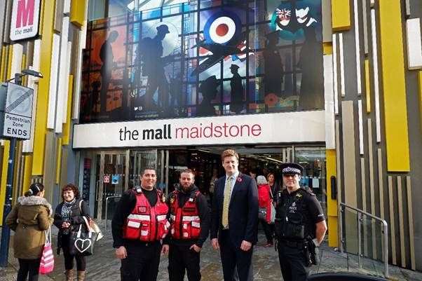 Matthew Scott with One Maidstone ambassadors (20832056)