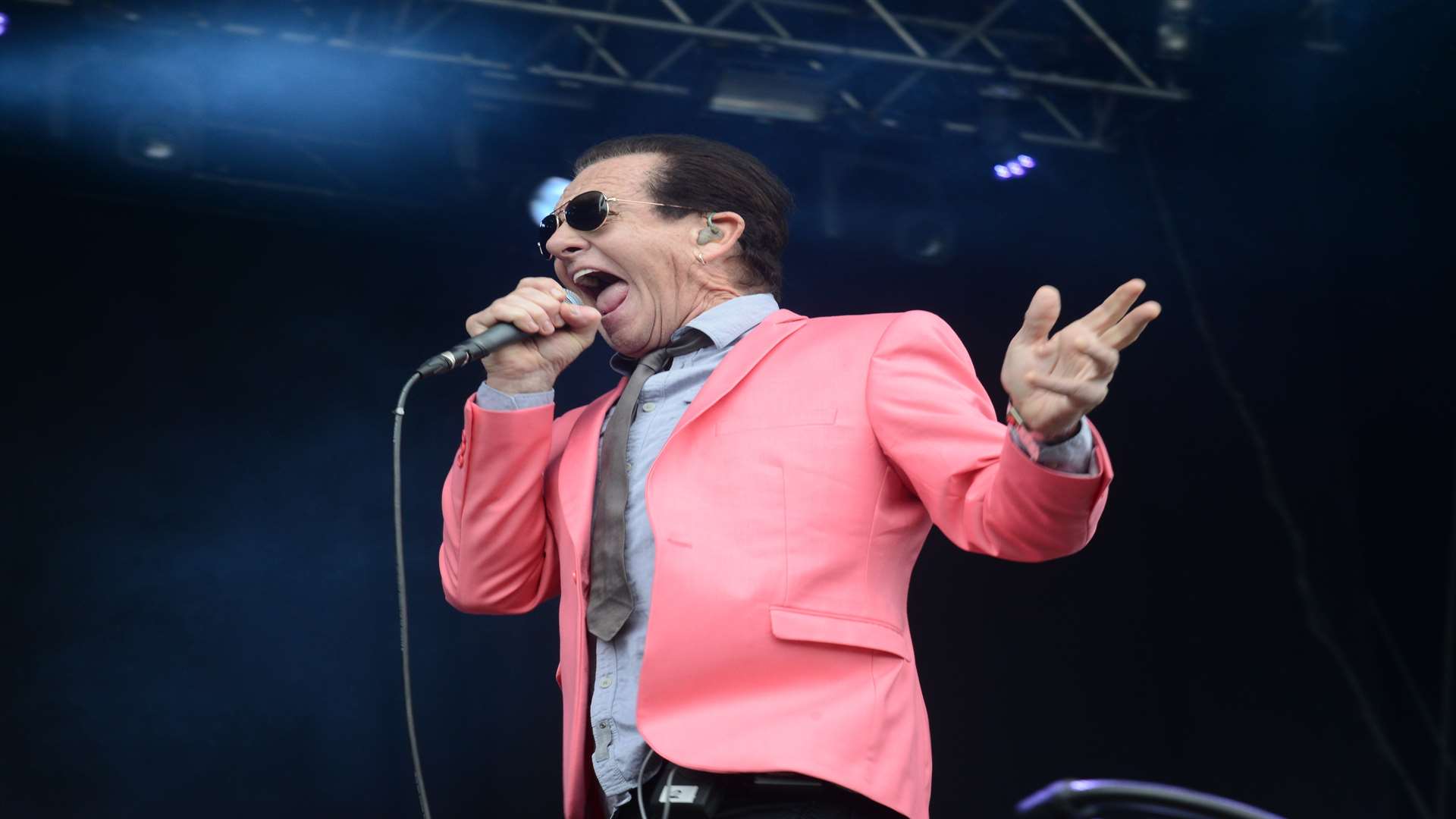 Graham Bonnet opening the show