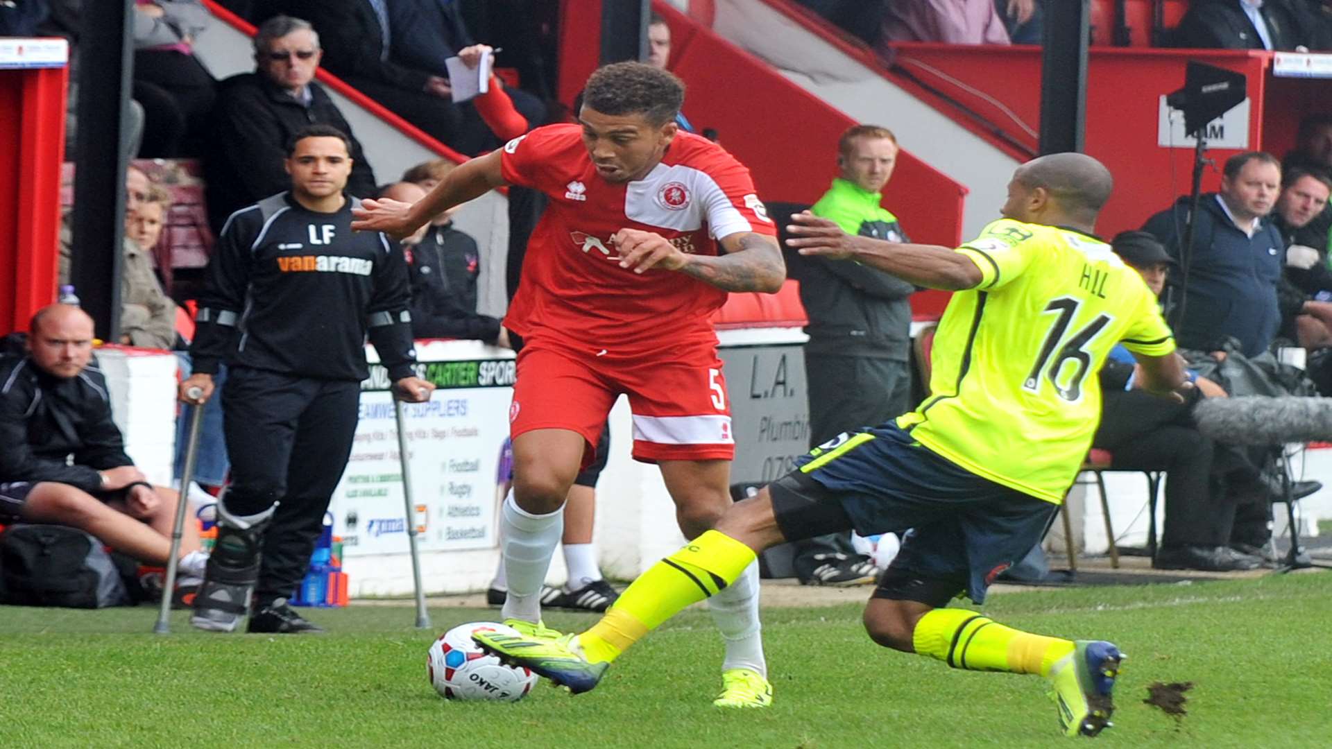 Harry Osborne works his way down the line. Picture: David Brown