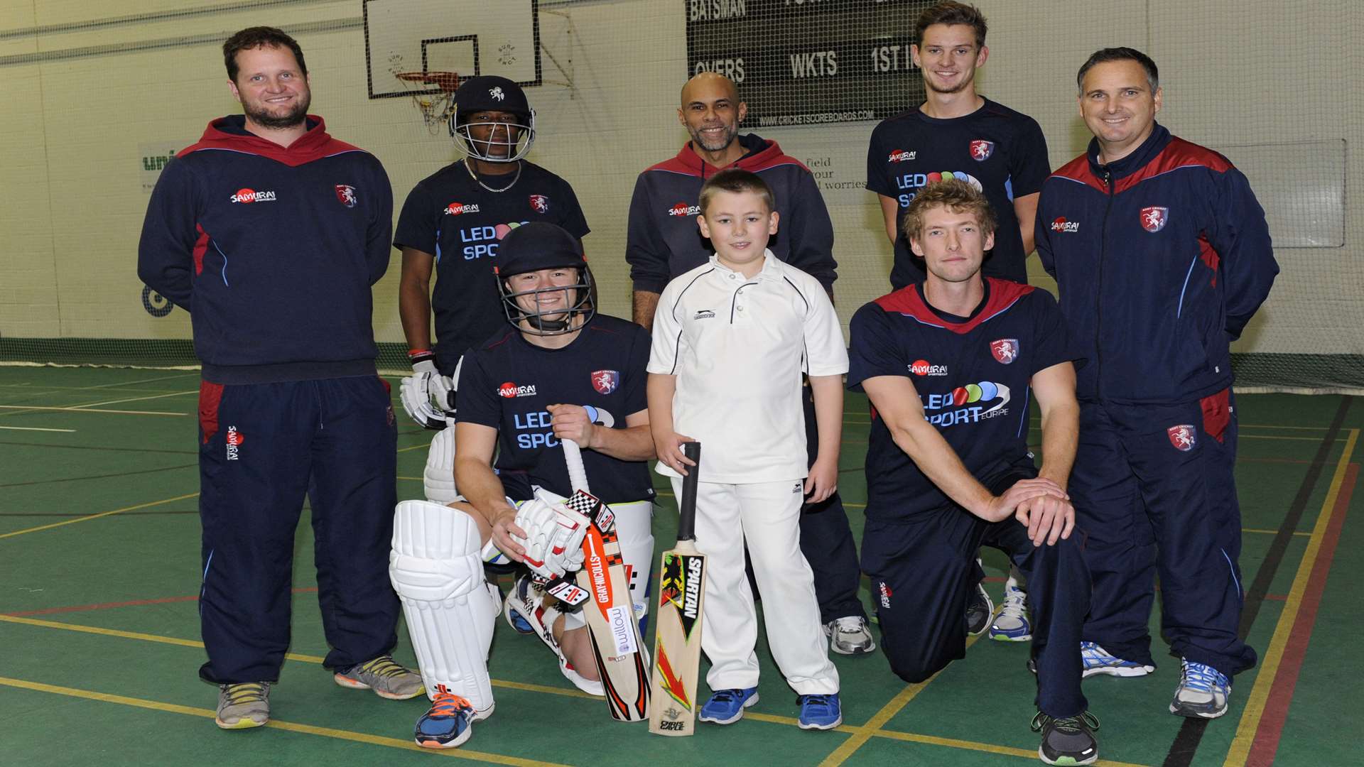 Kent Cricket Ground, Canterbury. Ryan Belsey meets club captain Rob Key. Some of the team break off from training to pose for a photo with Ryan. Picture: Tony Flashman FM3559347