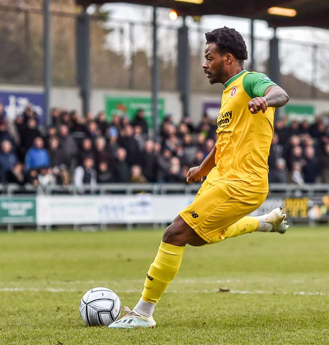 Dipo Akinyemi scores from the penalty spot to make it 2-1. Picture: Dave Budden (54707080)