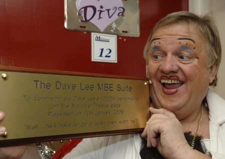 Dave Lee shows off the plaque to commemorate his 1000th performance at the Marlowe