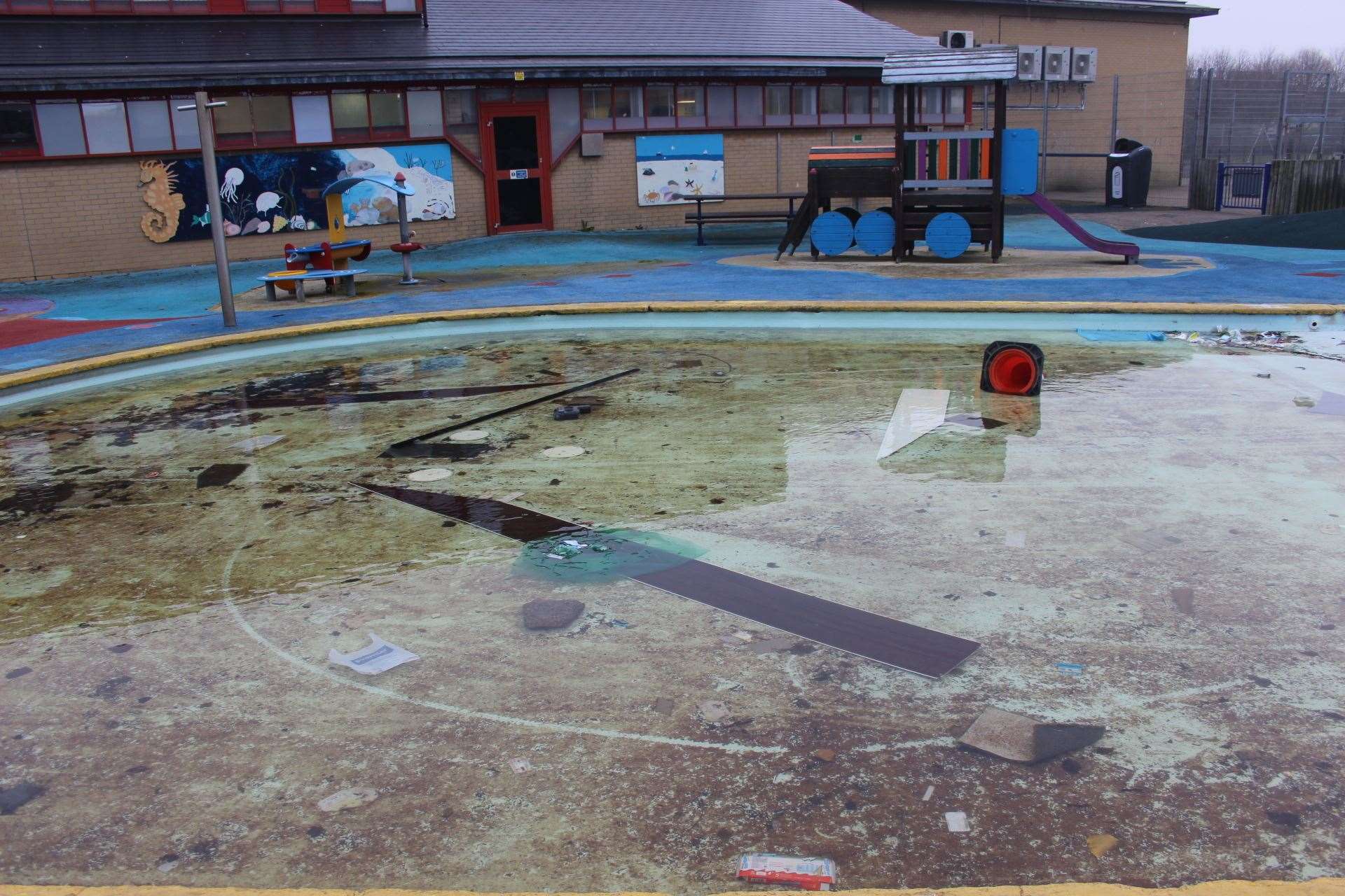 Dirty: the Sheerness Leisure Centre paddling pool at Beachfields in April. Picture: John Nurden (11474749)