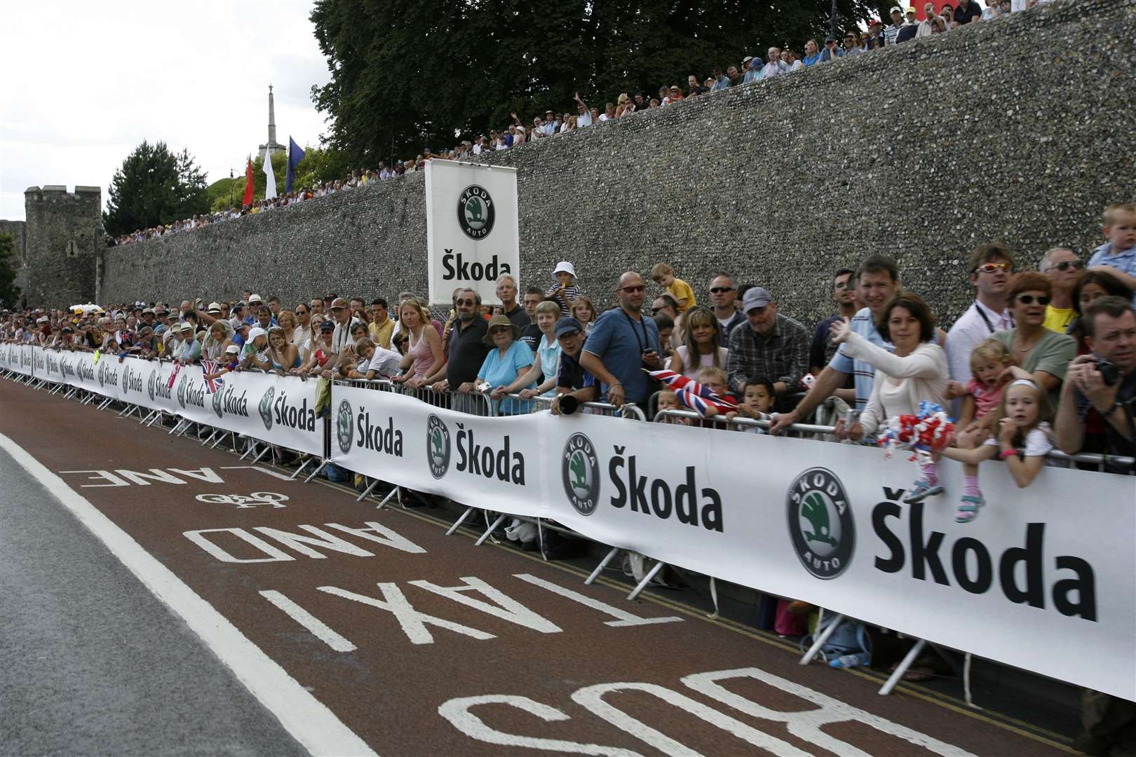 Canterbury crowds await the final hundred metres of the stage. Pic: Jamie Gray