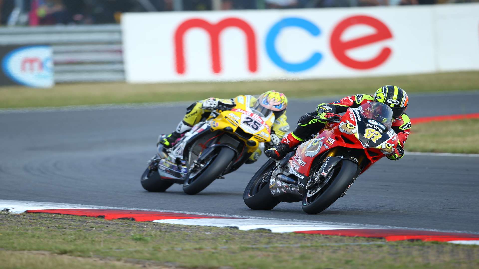 Shane Byrne leads the way at Snetterton