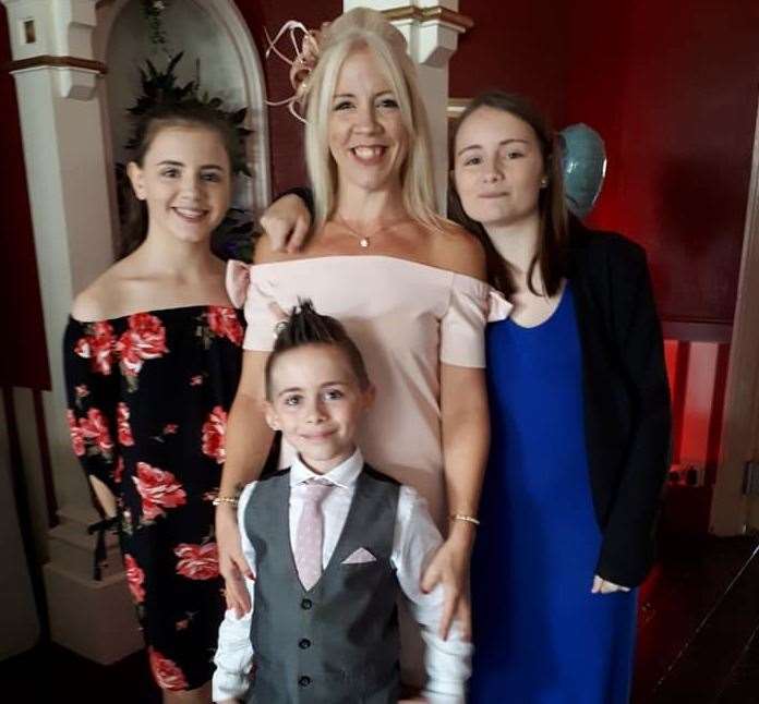 Joanne Chapman with her three children Pheobe, Leah, and Brady