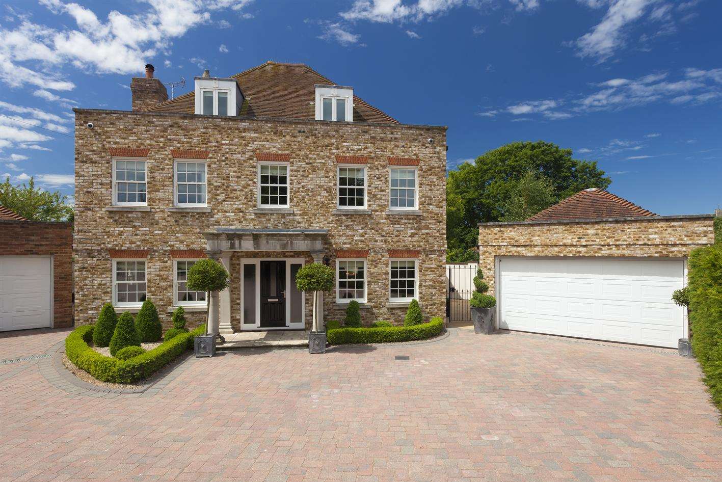 A neo-Georgian home at St Nicholas at Wade