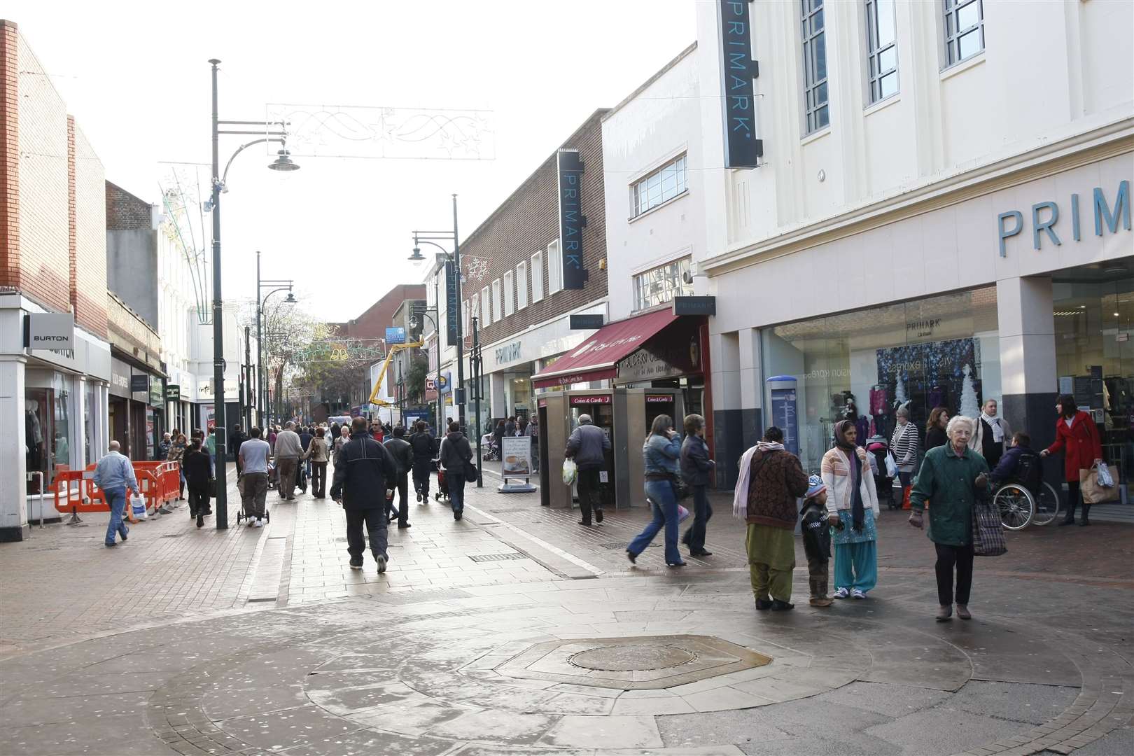 Scenes from Chatham town centre. High Street, Chatham. Picture: Peter Still (39005070)