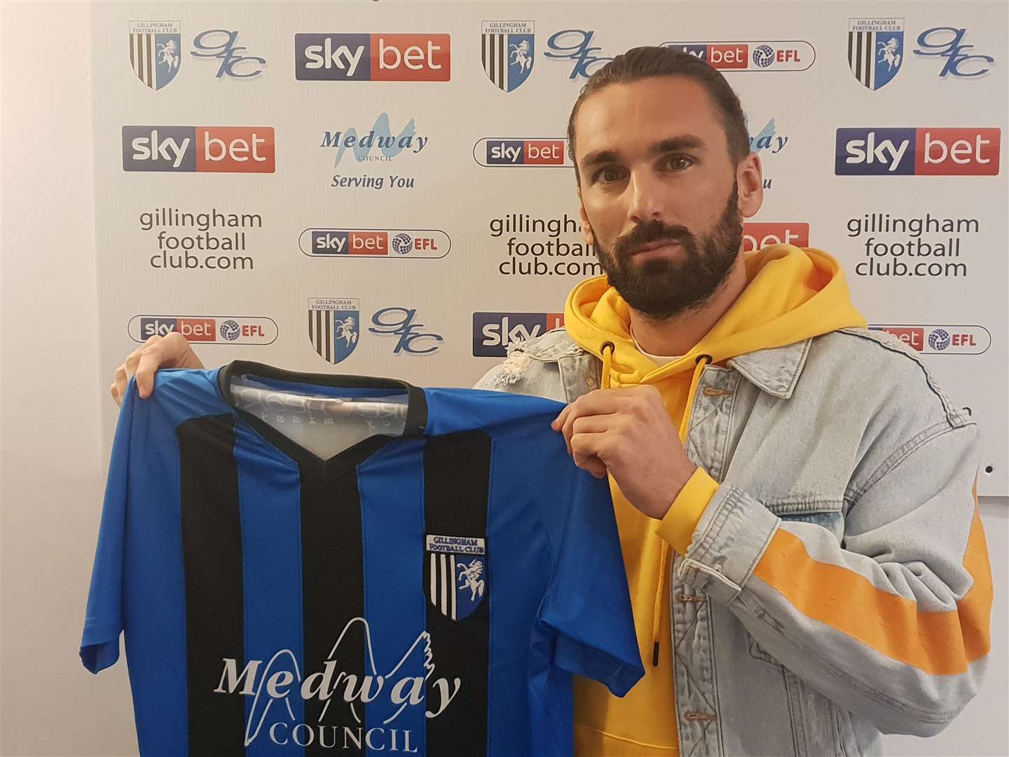 Gillingham signing Ricky Holmes Picture: Gillingham FC