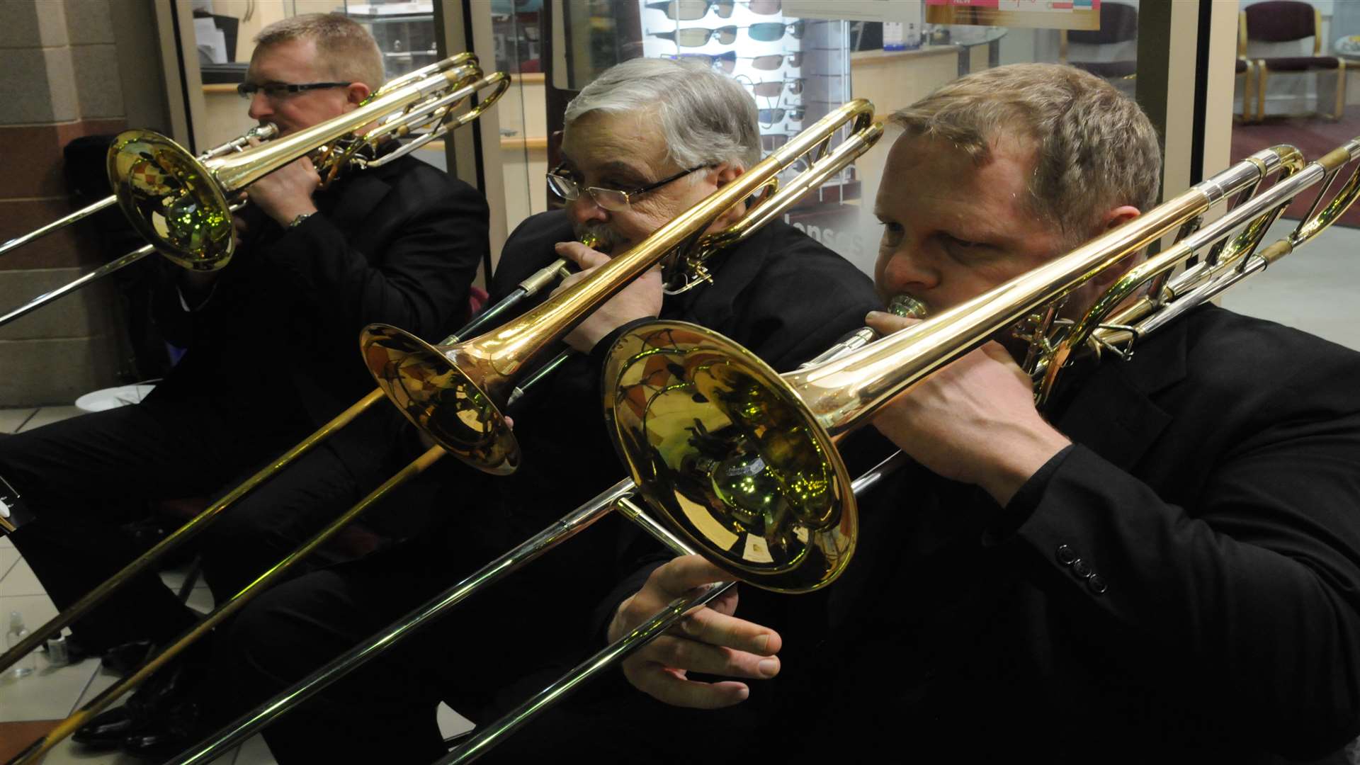 The Medway Band performing