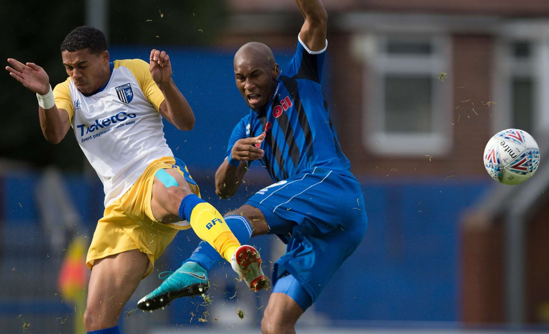 Bradley Garmston blocks a shot from Calvin Andrew Picture: Ady Kerry