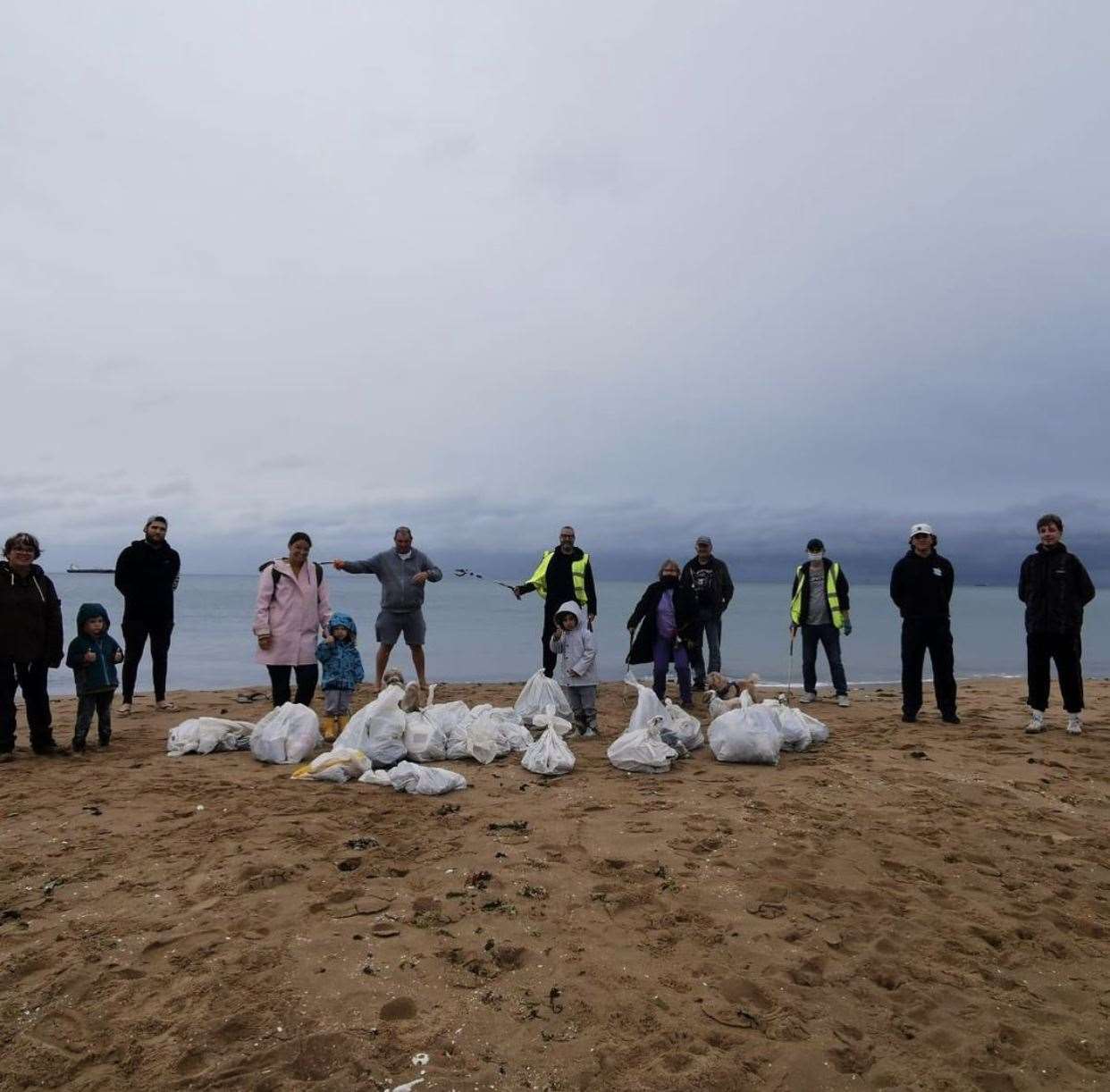 Volunteers clearing up their beloved Botany Bay