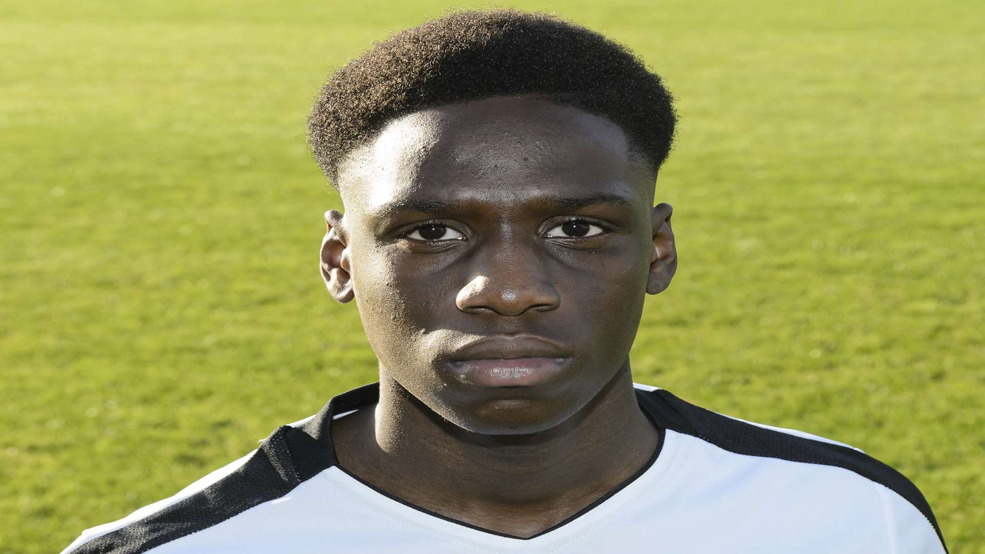 Dartford defender Temi Eweka Picture: Andy Payton