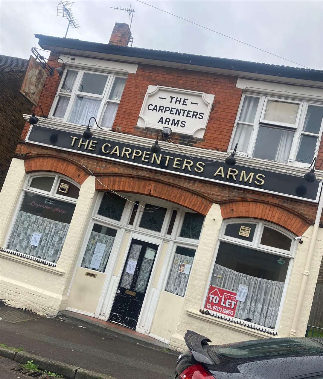 The Carpenters Arms in Rochester has shut