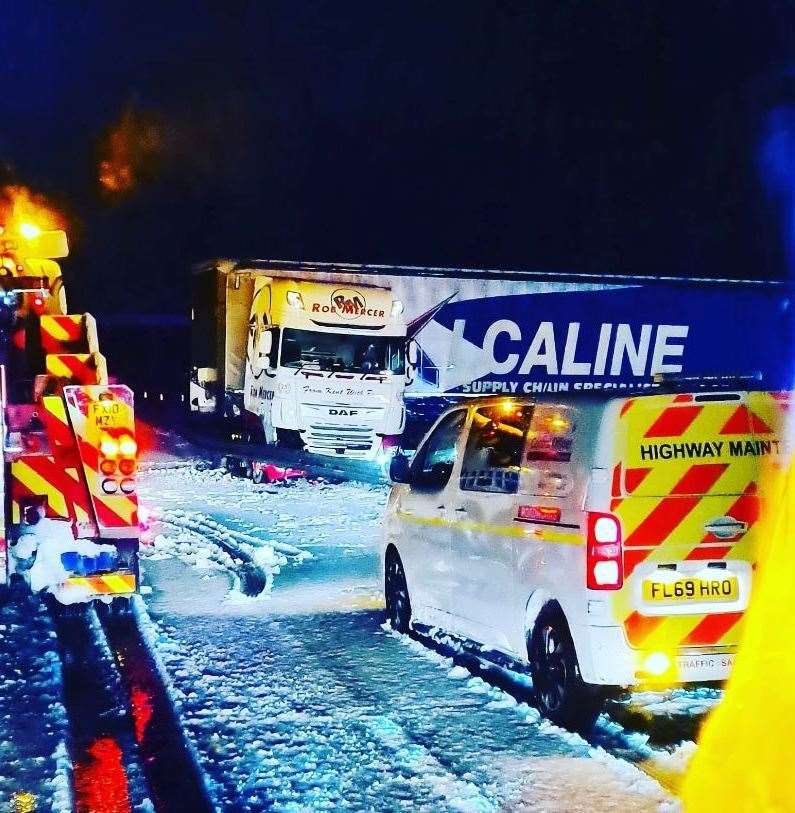 The jackknifed lorry on the M20 between Ashford and Maidstone