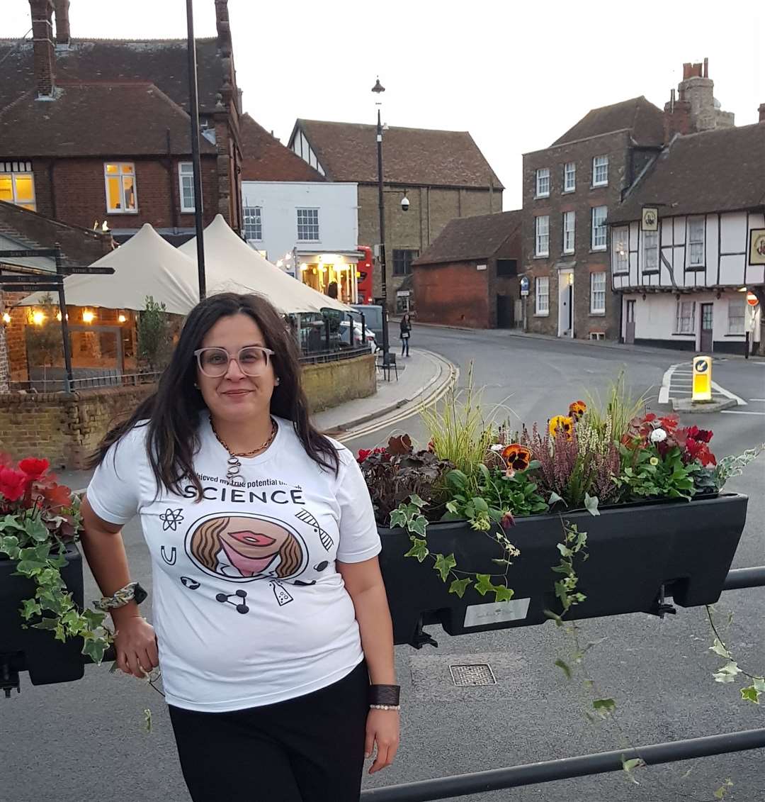 Dr Ambrosio wearing her Women Transforming Science T-shirt in Sandwich