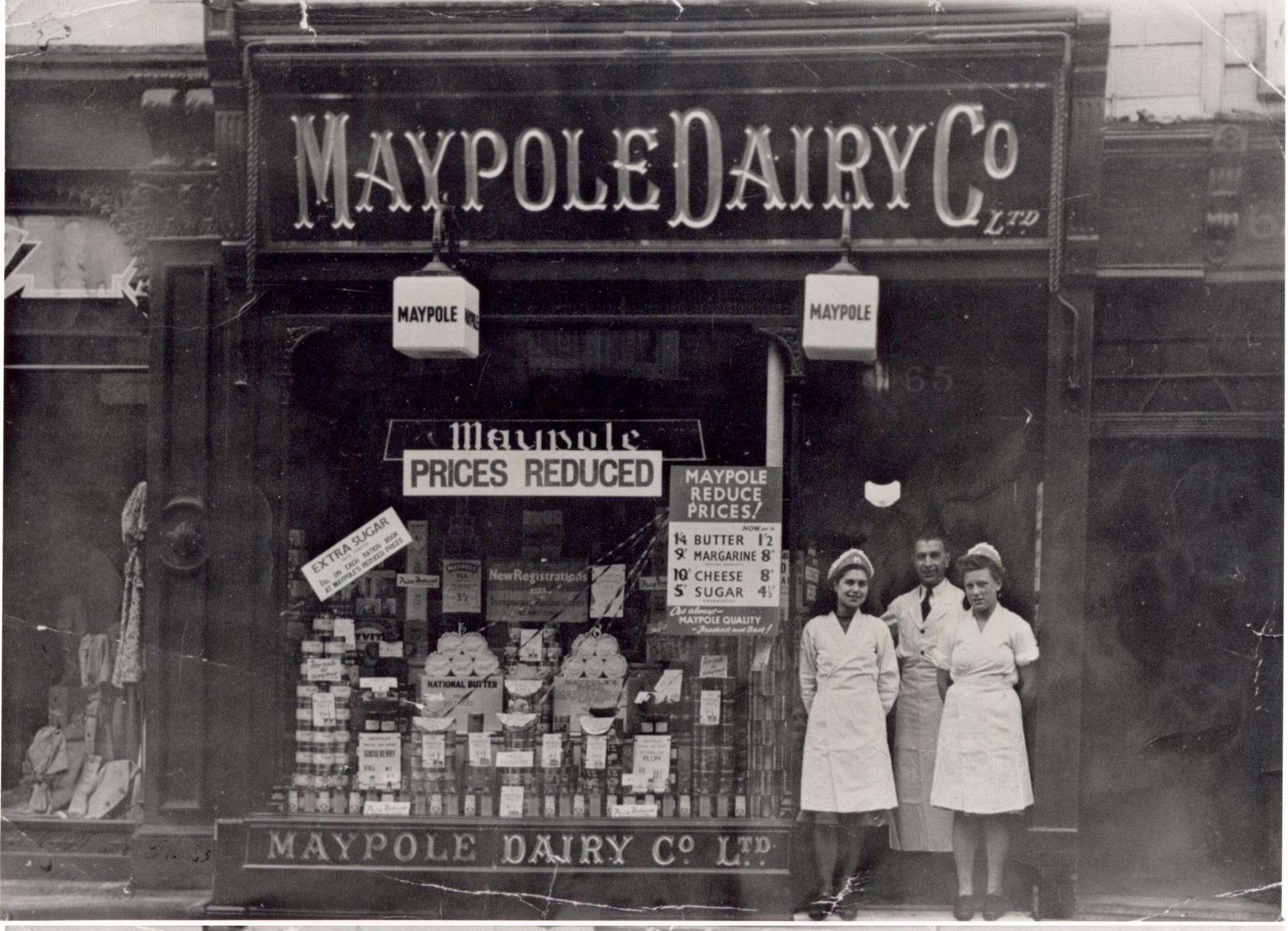 Rita Watson and Sylvia Clifford with Reg Creed. Picture: Sylvia Clifford