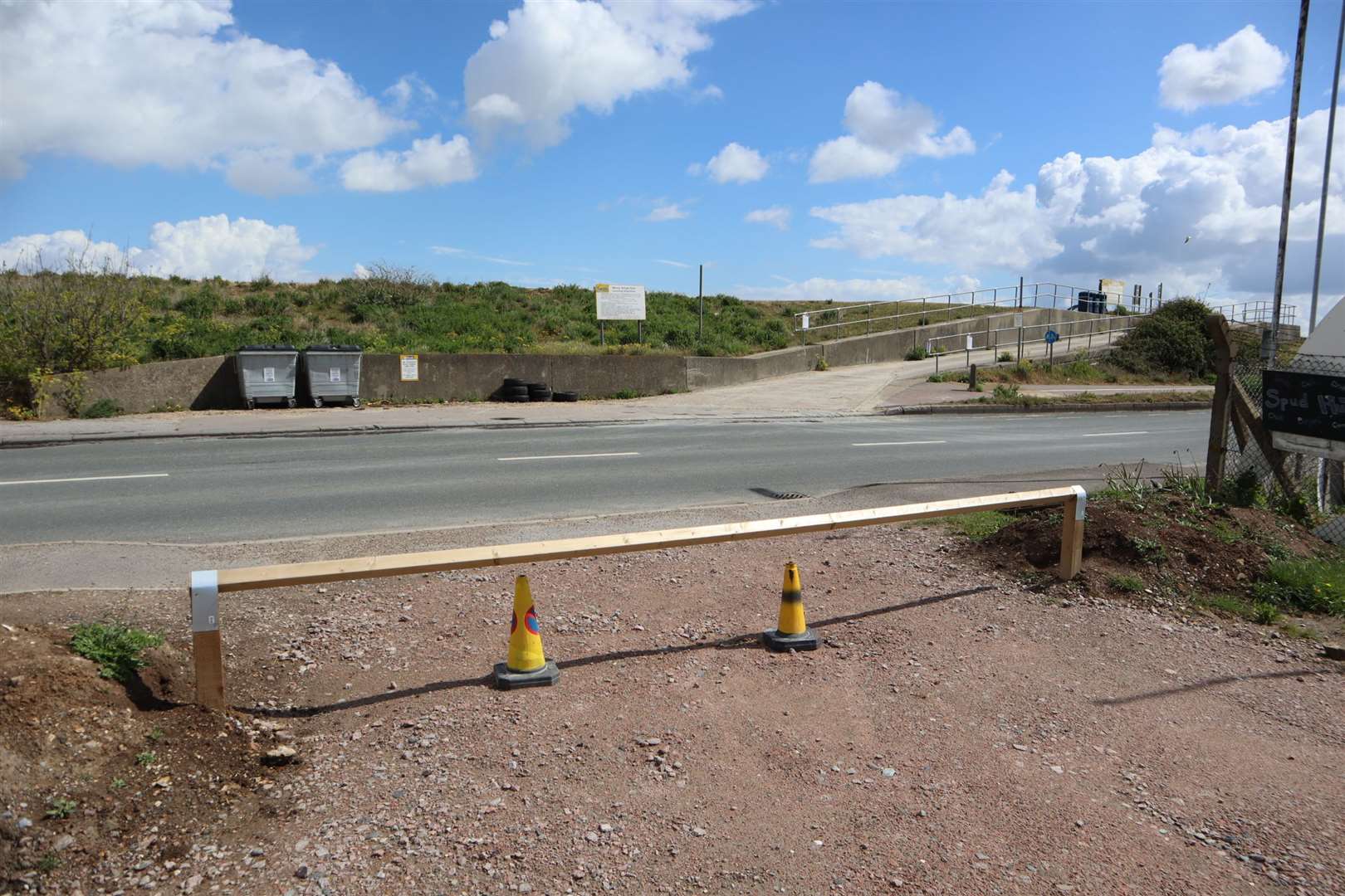 Overflow car park at shingle bank, Minster, coned off