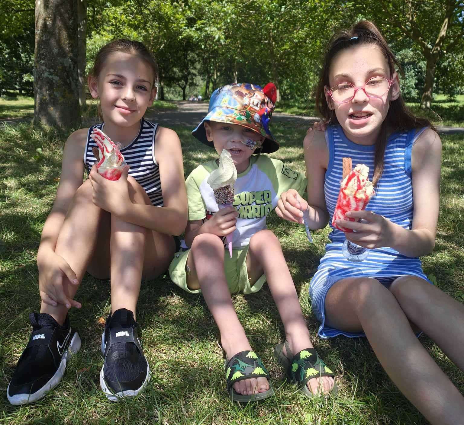 Leslie pictured with his two sisters, Josie and Alisha. Picture: Alison Godden